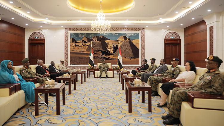 Sudanda Devlet Başkanlığı Konseyinin 11 üyesi göreve başladı