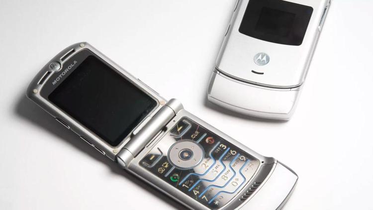 Motorola RAZR yıllar sonra yenileniyor, geri dönüyor
