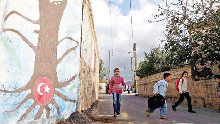 Lübnanda unuttuğumuz 400 yıllık Türk köyü : Türkiye özlemini gidermek için evler kırmızıya boyanıyor