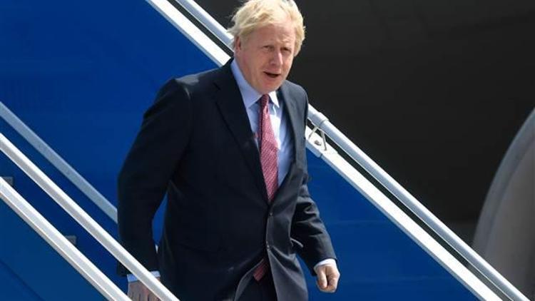 Boris Johnson G7 Zirvesi için Fransada