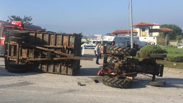 Fındık işçileri taşıyan traktör devrildi: 14 yaralı