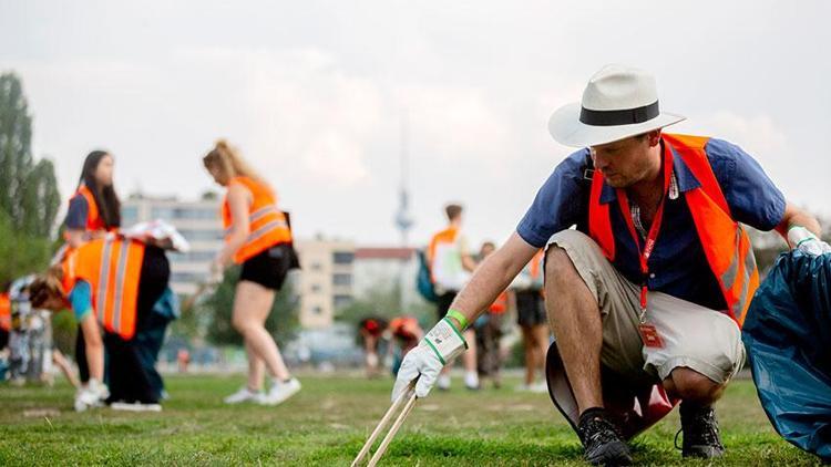 Berlin’de çöp toplama turizmi