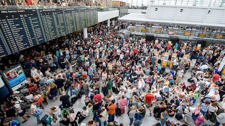 Havalimanında alarm: Yasak bölgeye girdi, uçuşlar durdu, 7 bin yolcu etkilendi