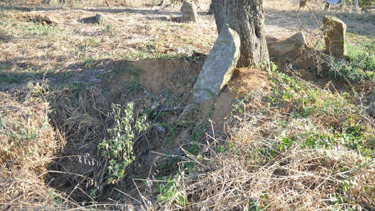 Şoke eden olay Mezarları kazıp aradılar