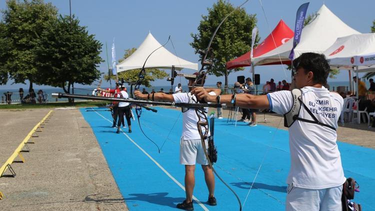 Okçulardan zafer atışı