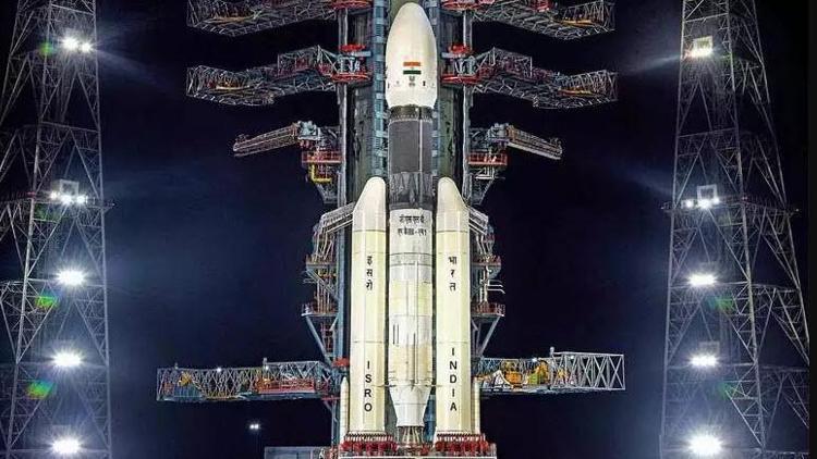 Chandrayaan-2nin iniş modülü yörüngede kalan bölümden ayrıldı