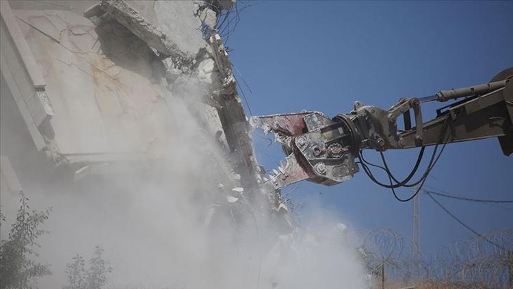 İsrail Batı Şeriada inşa halindeki camiyi yıktı