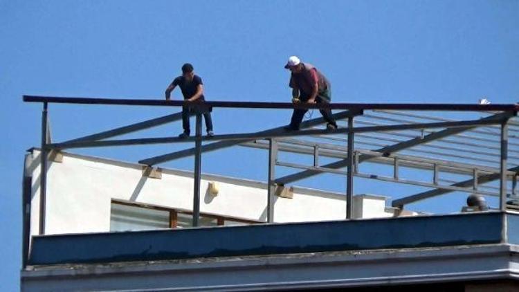 Çatıda tehlikeli çalışma