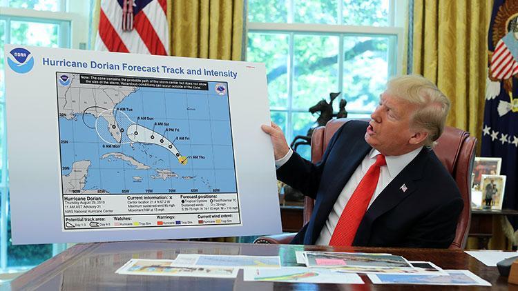 Sahte meteoroloji haritası gösteren Trump 90 gün hapis cezası alabilir