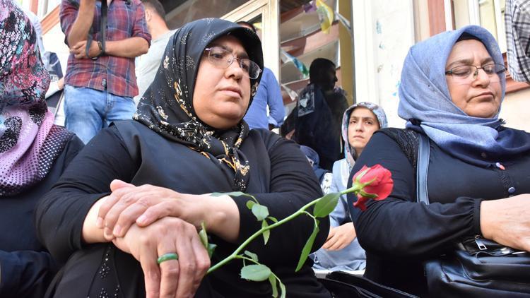 Diyarbakır annelerinin oturma eylemine katılım sürüyor