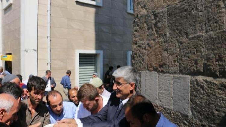 Bitlis Belediyesinden 2 bin kişiye aşure ikramı