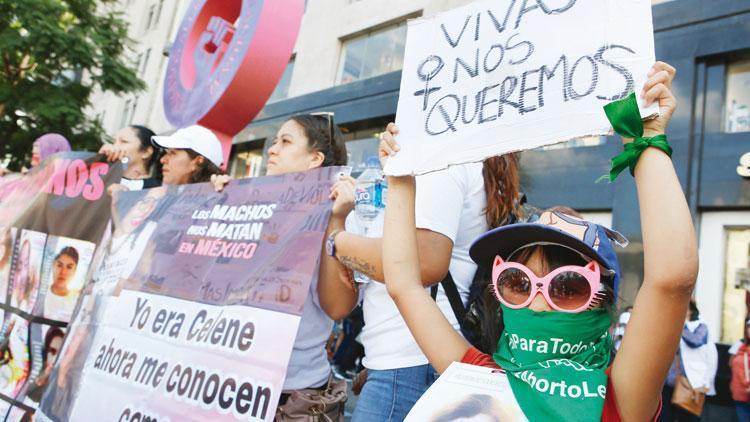Meksika’da kadına şiddet protesto edildi