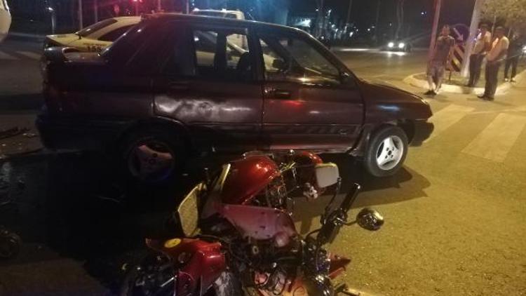 Otomobil motosikletle çarpıştı: 2 yaralı