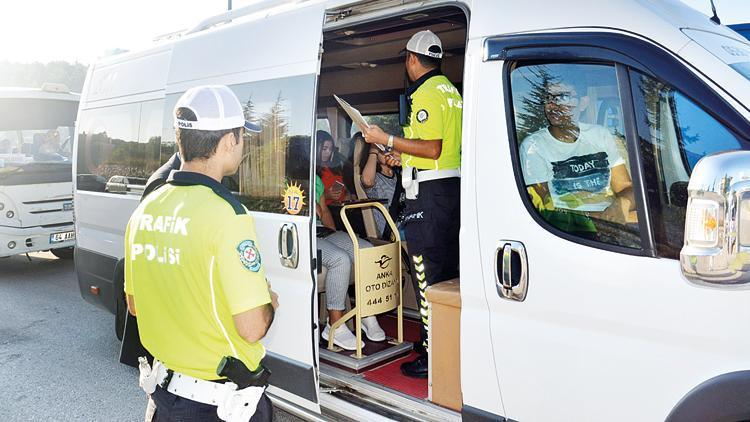 Okul servislerine denetim: 2 bin 303 sürücüye ceza