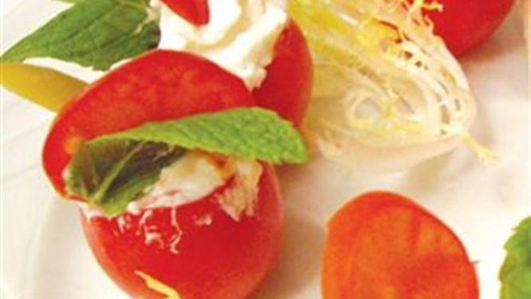 Ramazan Sofrası 22. gün salatası: Çeri Domates Salatası