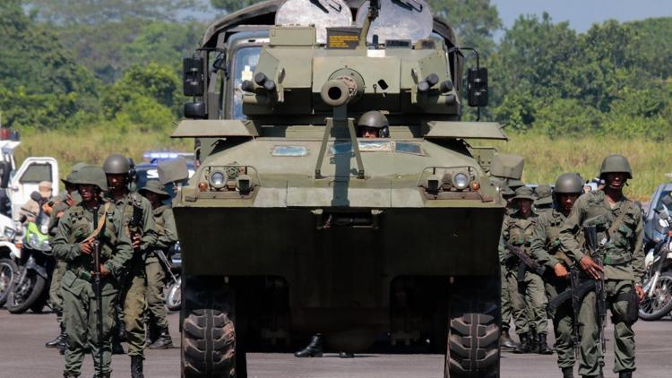 Venezuela, Kolombiya sınırında askeri tatbikat başlattı