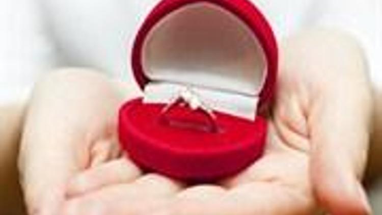 Kadınlar evlenme teklif etmeli mi?