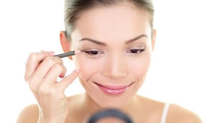 Göz Sağlığınız İçin Eyeliner Kullanımı İpuçları