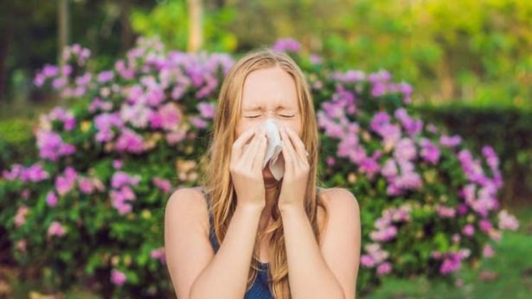 Mevsim Değişimi Göz Alerjisine Neden Oluyor