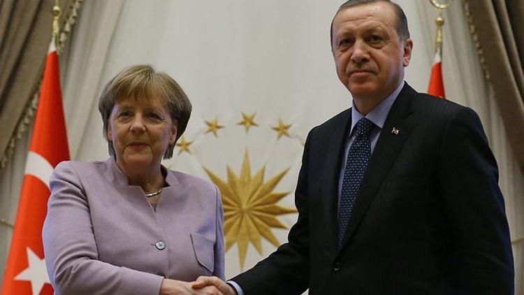 Son dakika: Cumhurbaşkanı Erdoğan ile Merkelden önemli görüşme