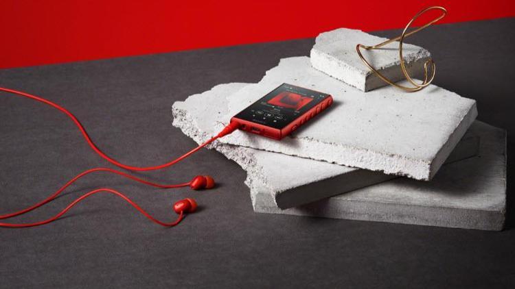 Yeni Sony Walkman tanıtıldı, beraberinde h.ear kulaklıklar geldi