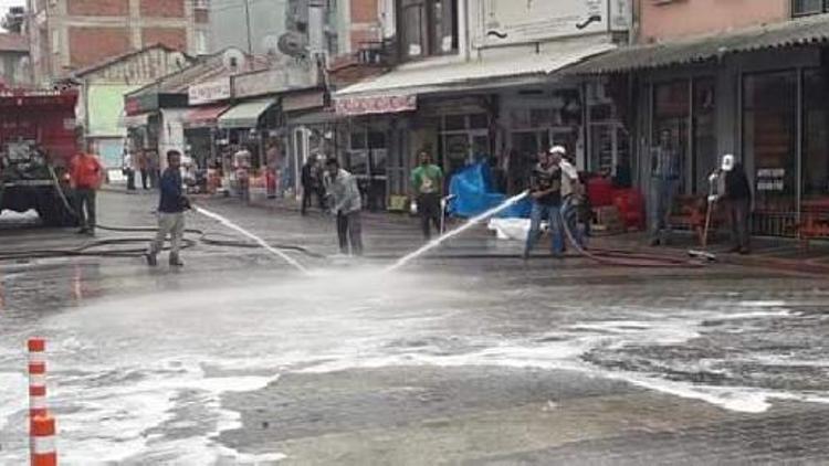 Orhaneli’nde sokaklar köpkülü su ile yıkanıyor