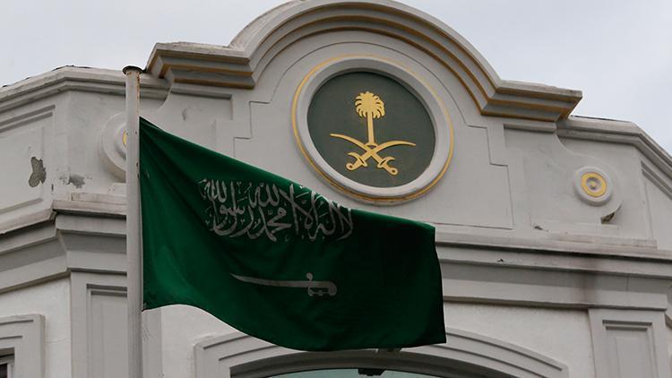 Suudi Arabistandan umre dahil tüm ziyaretlere ek vergi