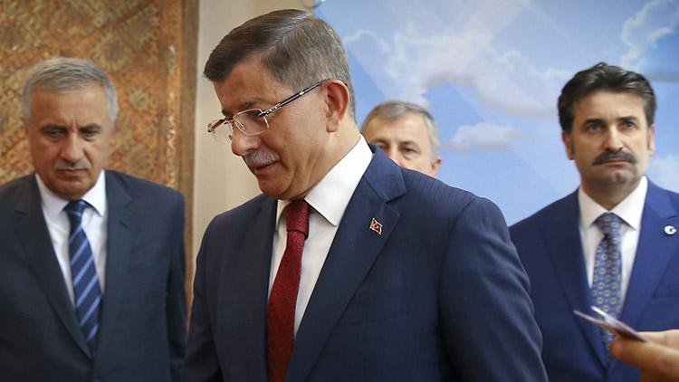 Son dakika Ahmet Davutoğlu AK Partiden istifa etti