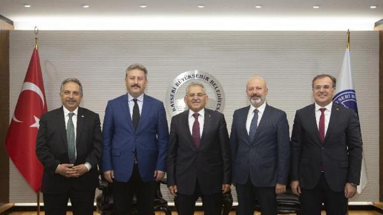 Başkan Büyükkılıç, ilçe belediye başkanlarıyla görüştü