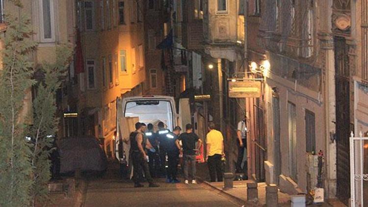 Beyoğlunda 2 İngiliz turistin sır ölümü... İlk şüphe...