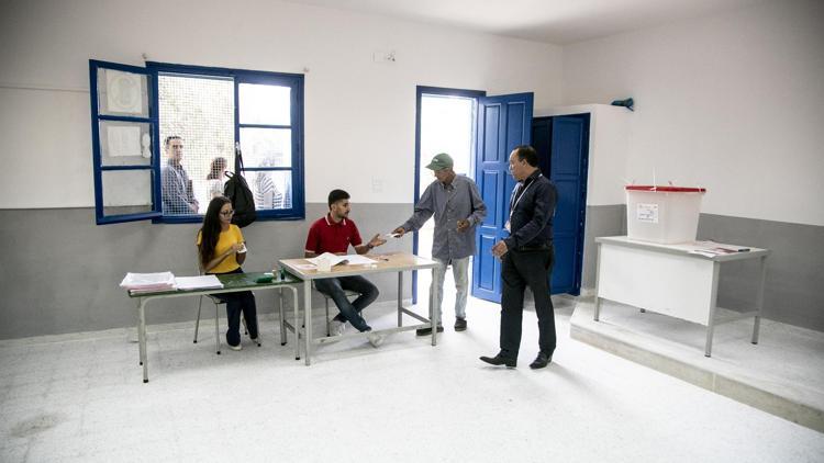 Tunusta cumhurbaşkanlığı seçimlerinde oy verme işlemi başladı