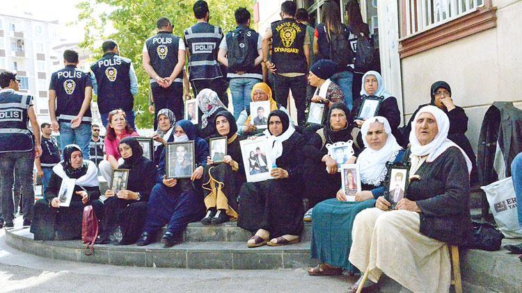İranlı anneler de Diyarbakır’da