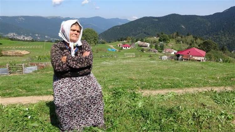 Şehit Eren Bülbül’ün annesinden HDP önünde eylem yapan annelere destek