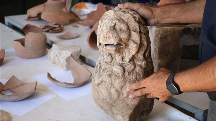 Assosta 2 bin 200 yıllık aslan heykeli bulundu