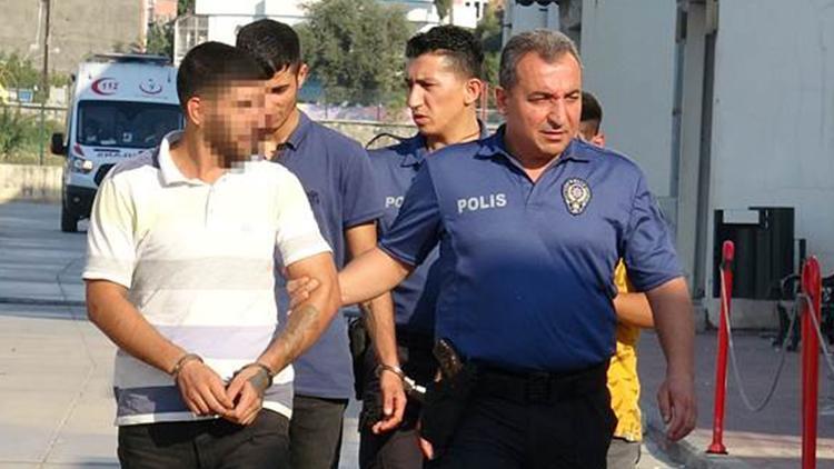 Adanada akılalmaz olay Trafikte kavga ettikleri albayı bıçakladılar
