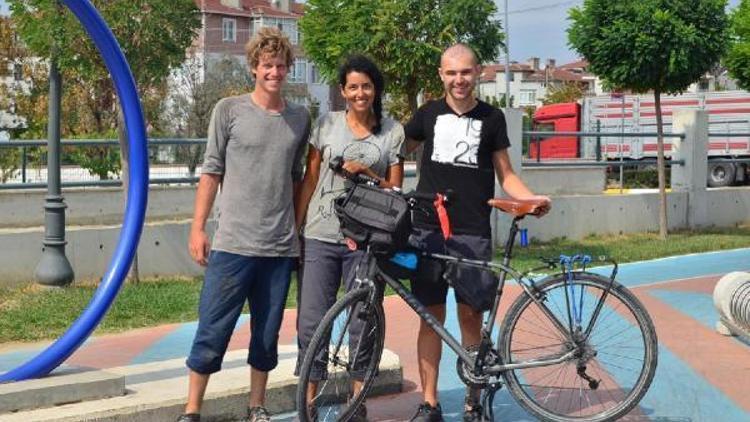 Bisikletle Fransadan Moğolistana gidiyorlar