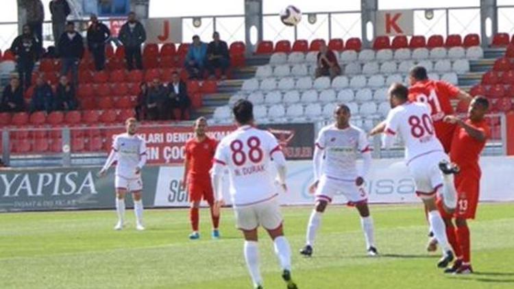 Ümraniyespor 1 puanı 90+5te kurtardı