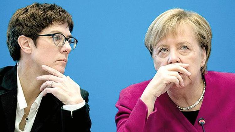 Merkel ile  arasında çatlak mı var