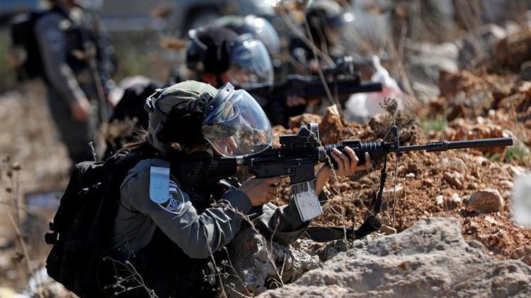 İsrail güçleri gece baskınlarında 19 Filistinliyi gözaltına aldı