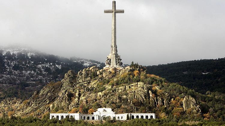 İspanyada diktatör Franconun mezar yerini değiştirme kararı