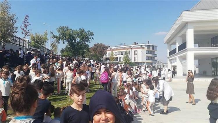 Son dakika... İstanbuldaki şiddetli deprem sonrası Bursada okullar tatil edildi