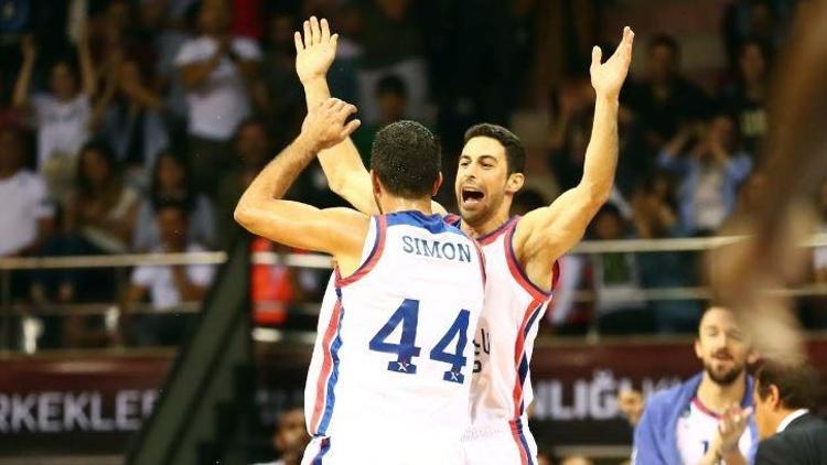 Anadolu Efes  79-74 Fenerbahçe Beko