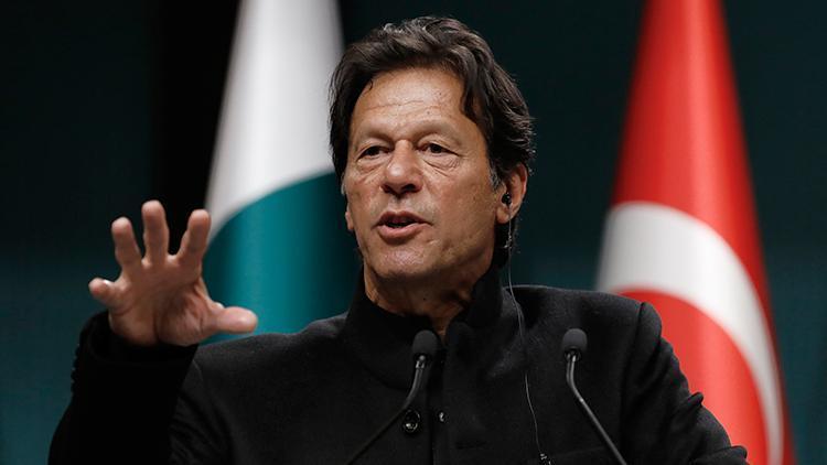 Son dakika... Pakistan Başbakanı İmran Hanı taşıyan uçak acil iniş yaptı