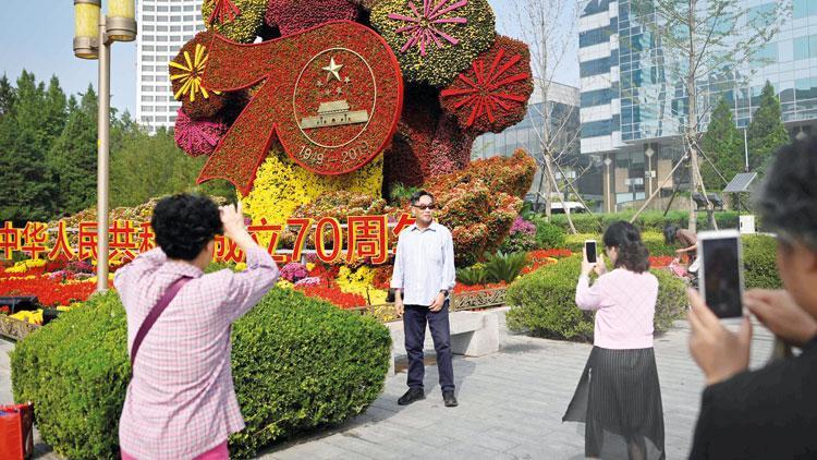 Pekin’de 70’inci yıldönümü alarmı