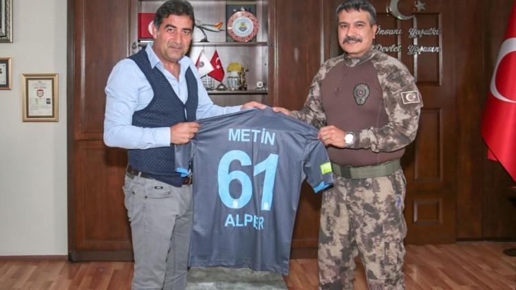 Ünal Karamandan Trabzon Emniyet Müdürü Alpere ziyaret