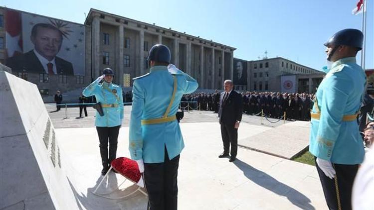 Yeni yasama yılı başlıyor... İlk tören Meclisteki Atatürk Anıtında