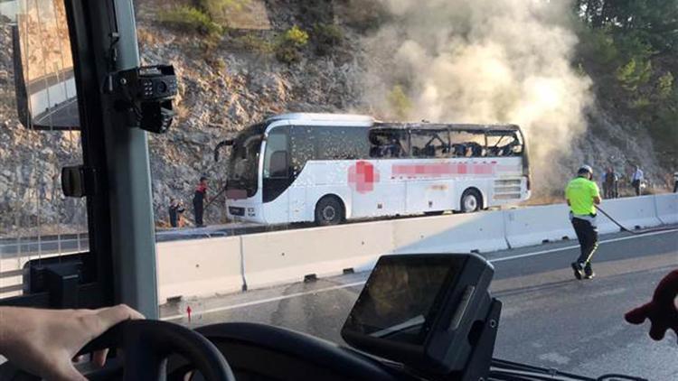 Sakar geçidinde yolcu otobüsünde yangın