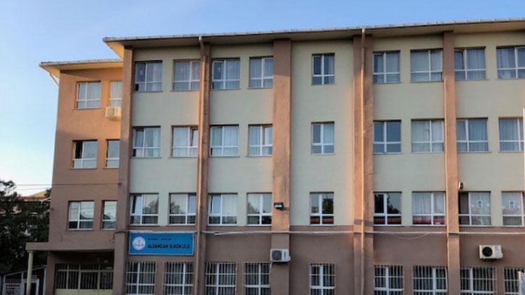 Avcılarda binaları riskli bulunan 2 okul bugün tatil