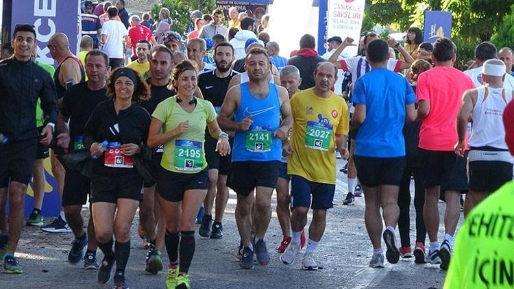 Turkcell Gelibolu Maratonu Adımlar Fidana sloganıyla koşuldu