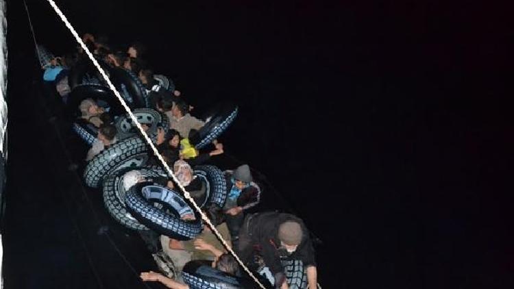 Çanakkalede lastik bot içinde 42si çocuk, 87 kaçak göçmen yakalandı